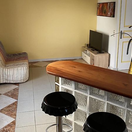 Appartement T2 - Vue Campagne 勒罗贝尔 外观 照片